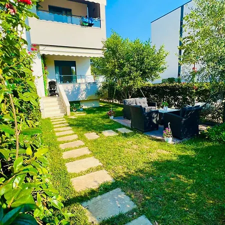 Gjiri I Lalezit Vala Mar With Garden *